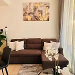 Sleek 1Br In Jvc Free Parking Pool & Balcony