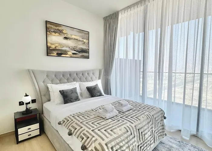 Sleek 1Br In Jvc Free Parking Pool & Balcony