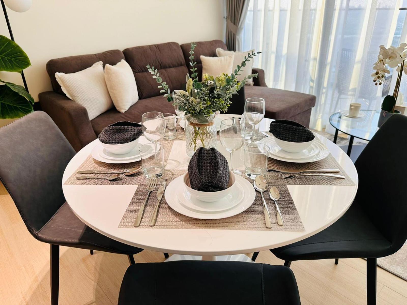 Sleek 1br In Jvc Free Parking Pool & Balcony * Dubai