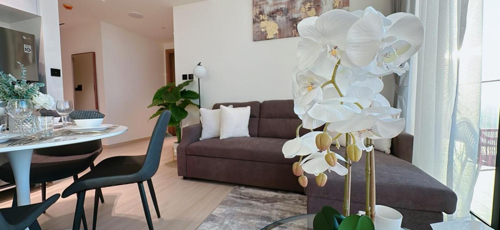 Sleek 1br In Jvc Free Parking Pool & Balcony Dubai