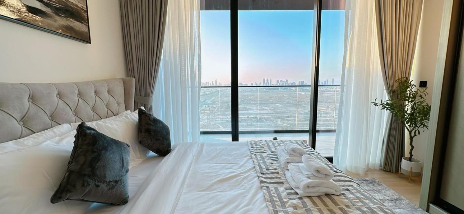 Sleek 1br In Jvc Free Parking Pool & Balcony Apartment *